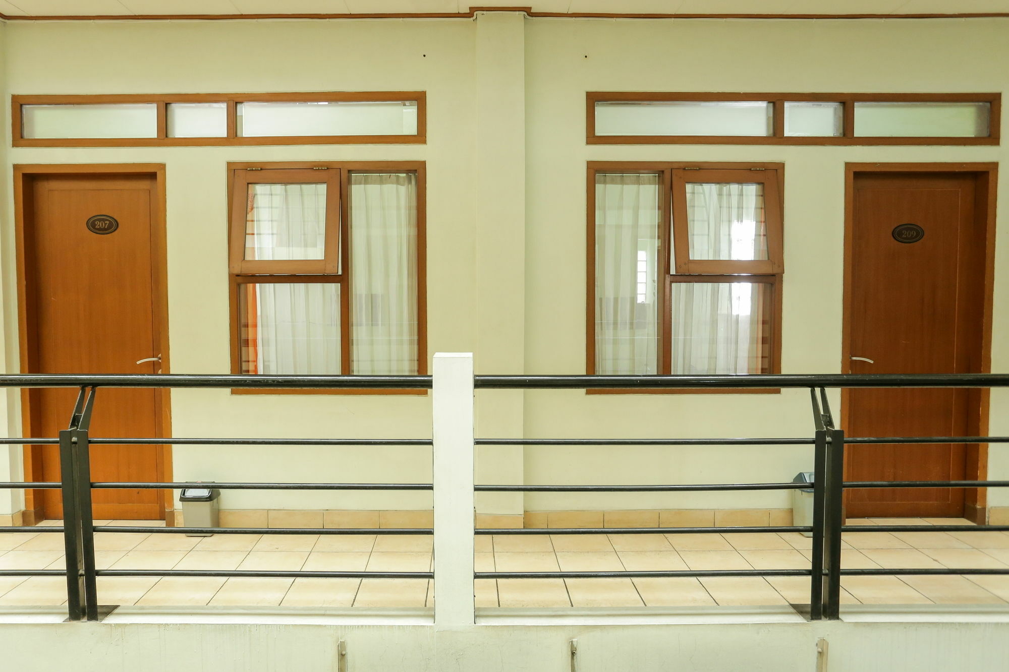 เรดดอร์ซ เนียร์ ซูกาจาดี 3 Hotel บันดุง ภายนอก รูปภาพ