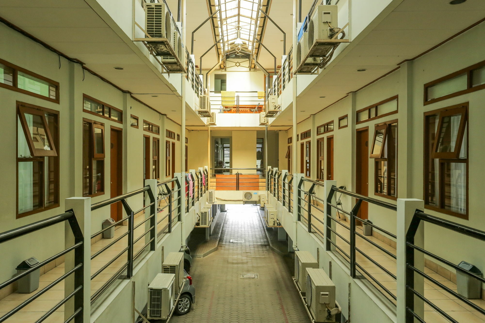 เรดดอร์ซ เนียร์ ซูกาจาดี 3 Hotel บันดุง ภายนอก รูปภาพ