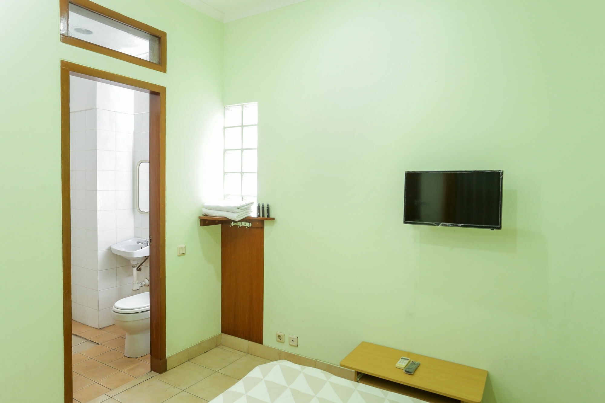 เรดดอร์ซ เนียร์ ซูกาจาดี 3 Hotel บันดุง ภายนอก รูปภาพ